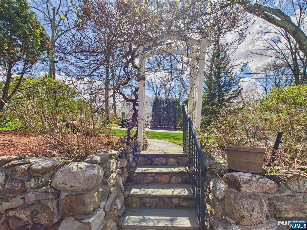 808 Parsons Road