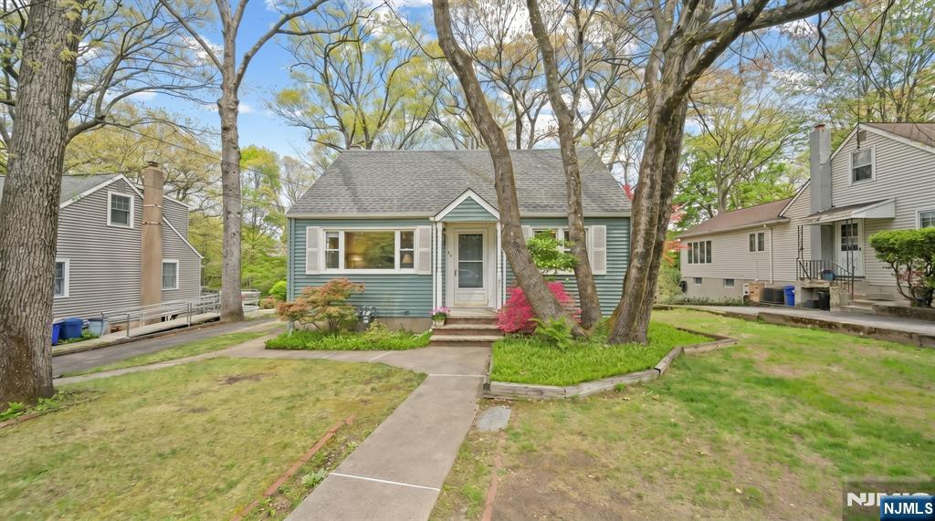 34 Zimmer Avenue