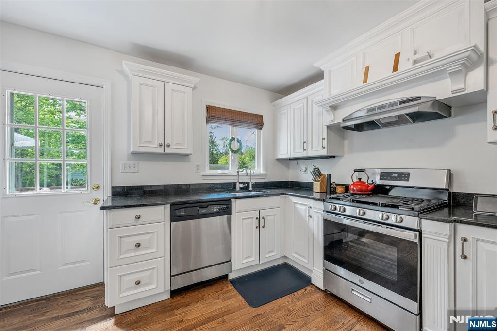 280 Eldon Court