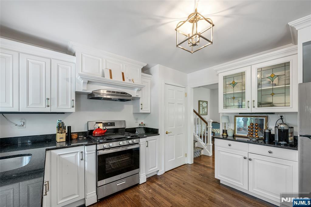 280 Eldon Court