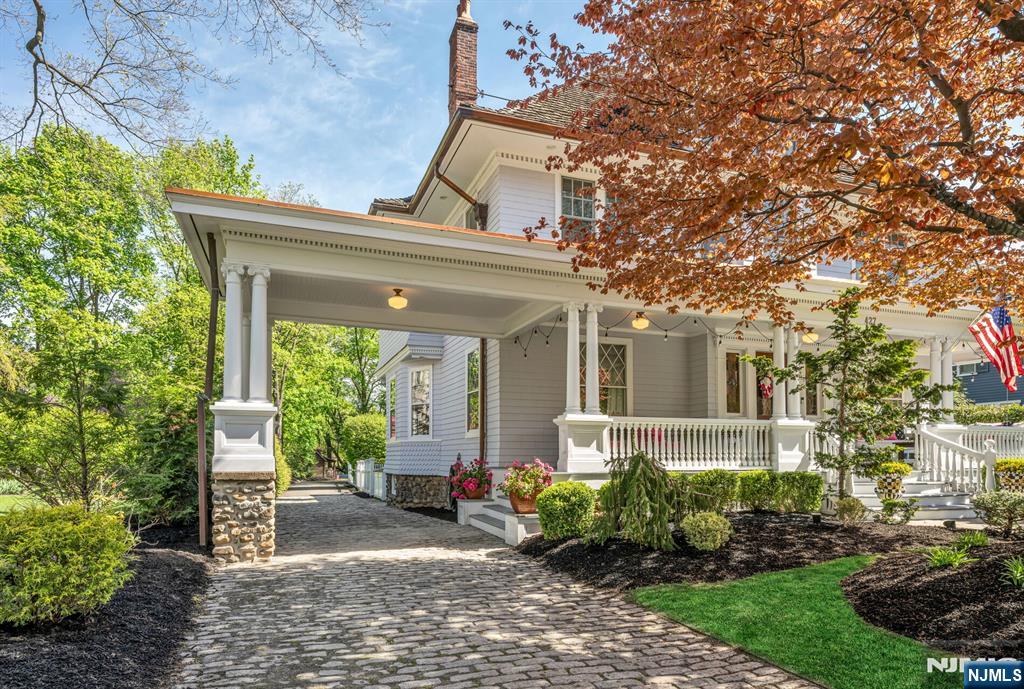 427 Spring Avenue