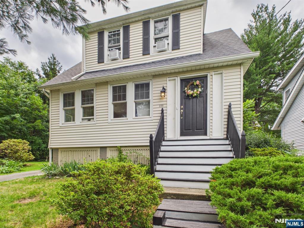 393 Kingston Street