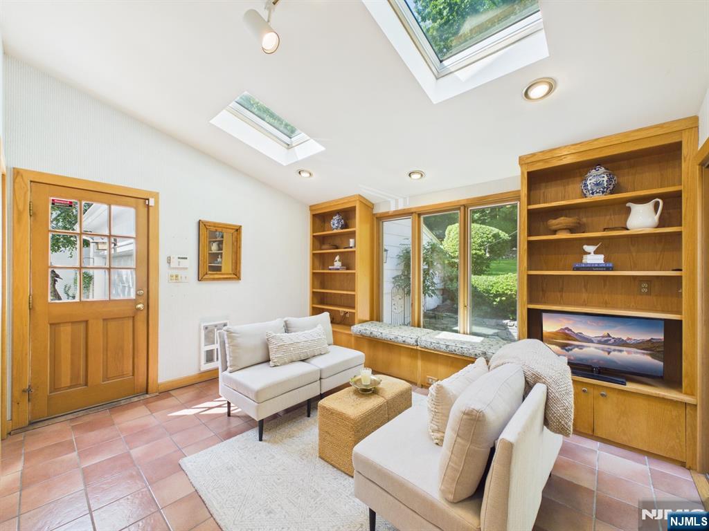 318 Beechwood Road