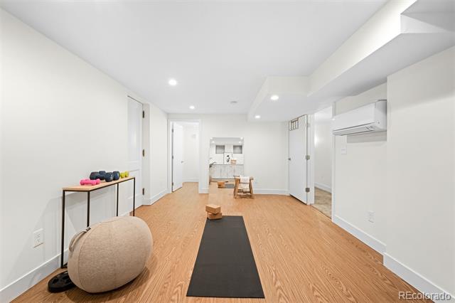 2550 W 43rd Avenue
