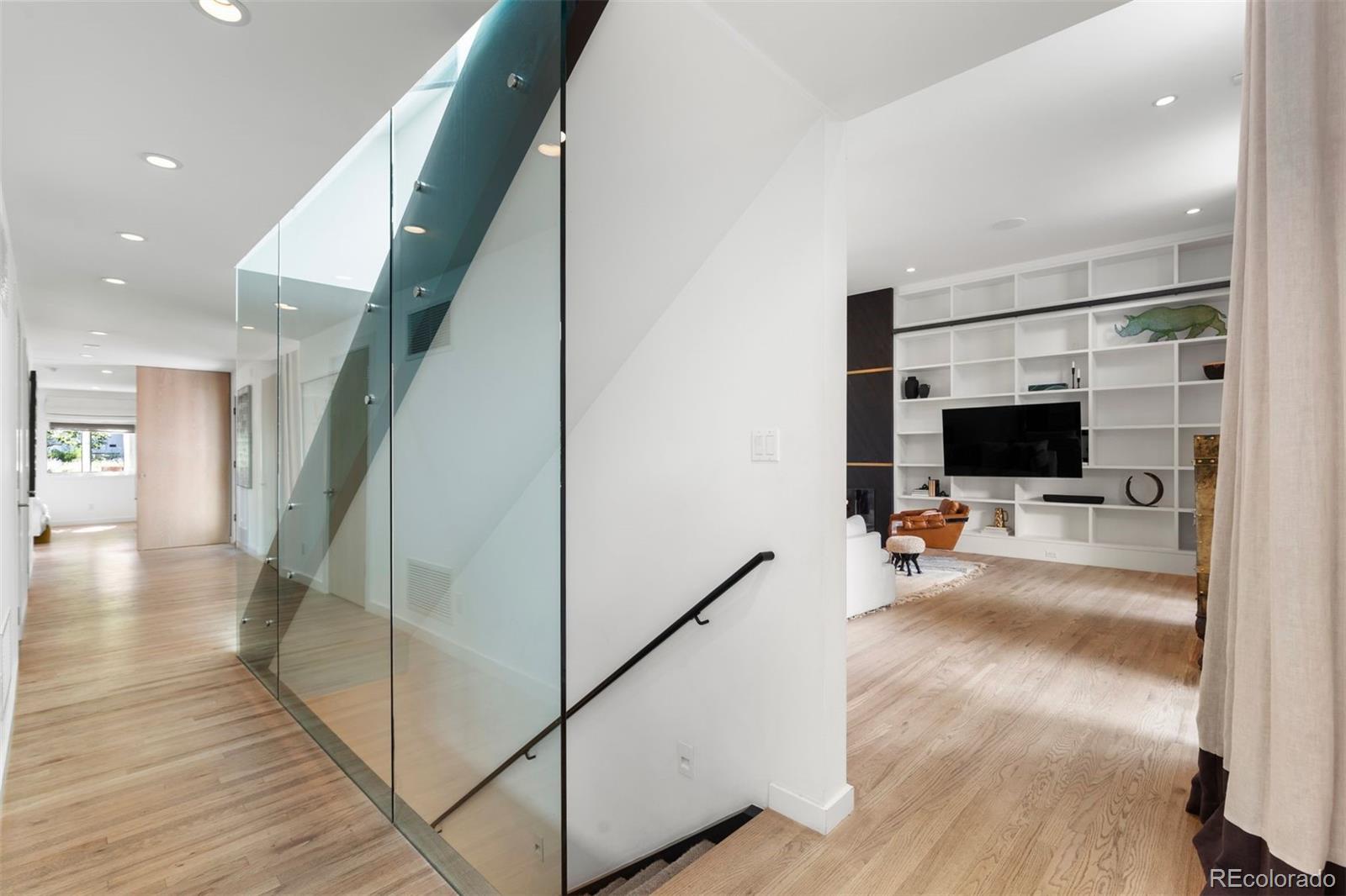 275 Vine Street