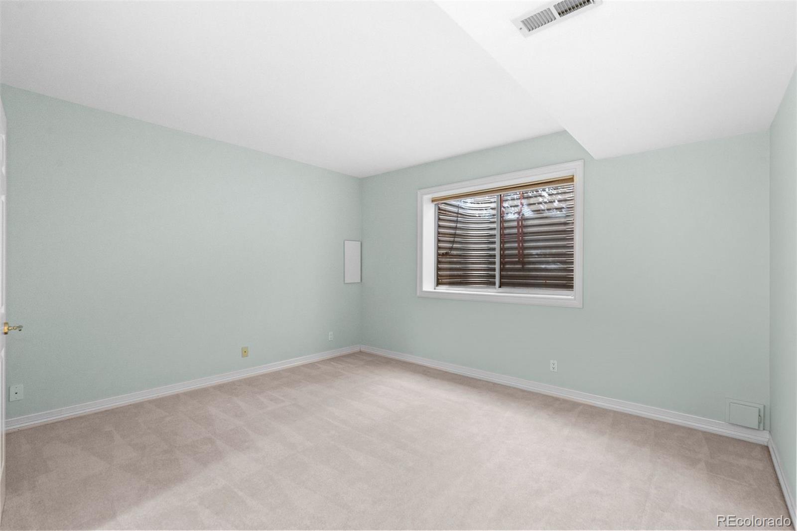 2450 E Alameda Avenue Unit: 4