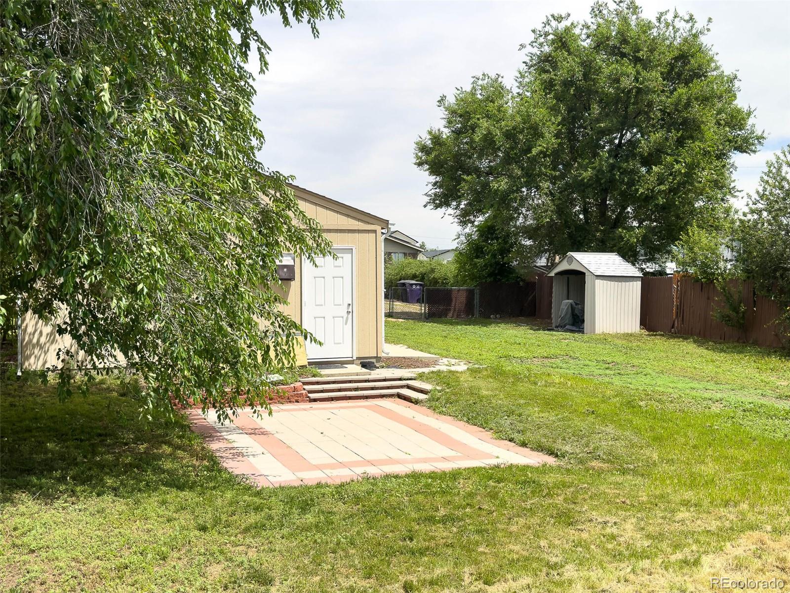 2714 W Wesley Avenue