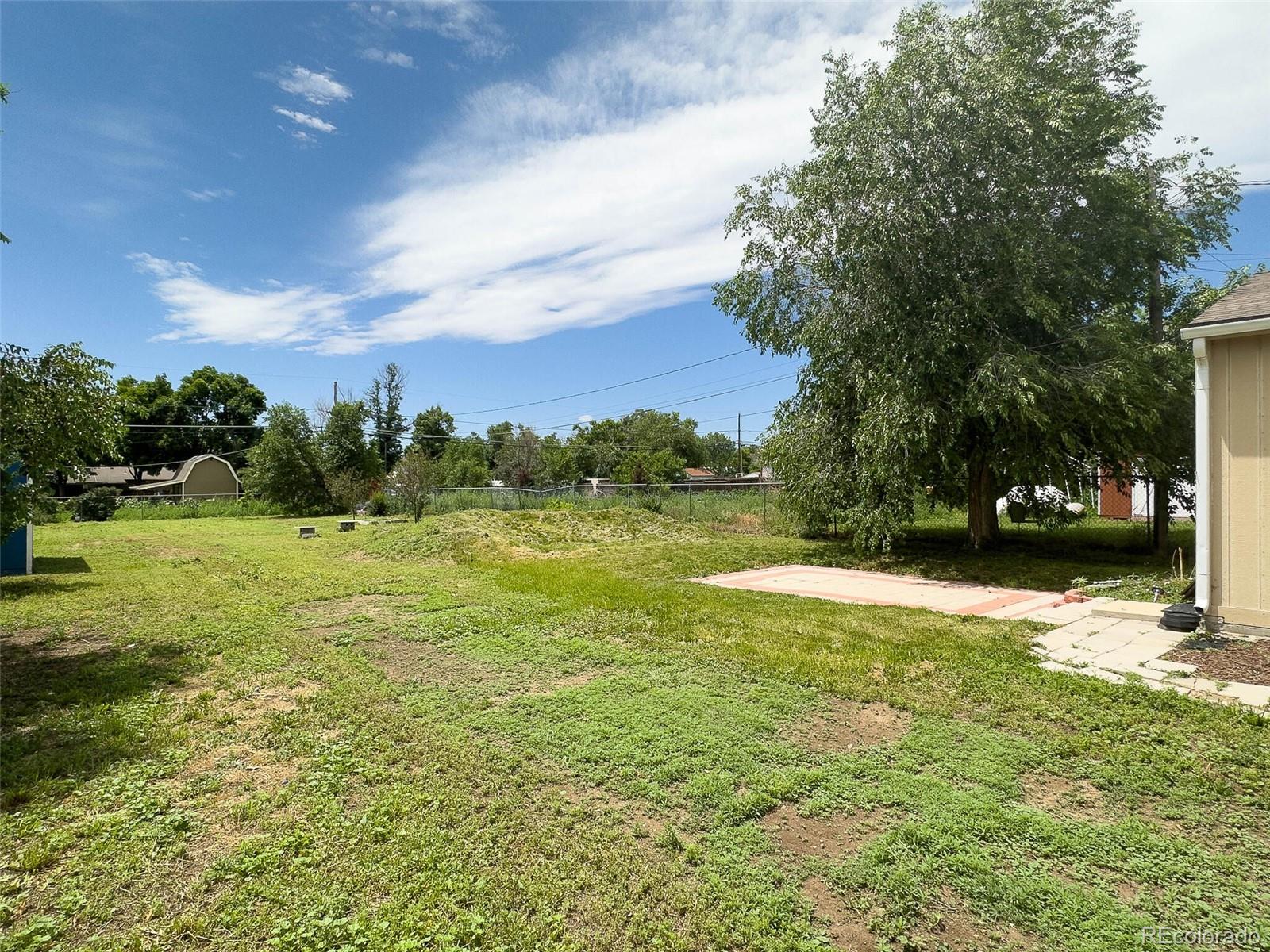 2714 W Wesley Avenue