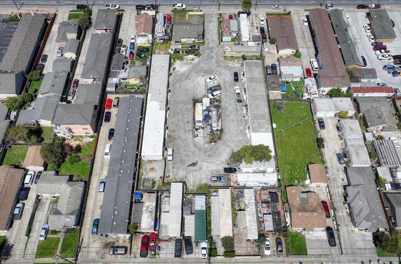 470 Williams RD