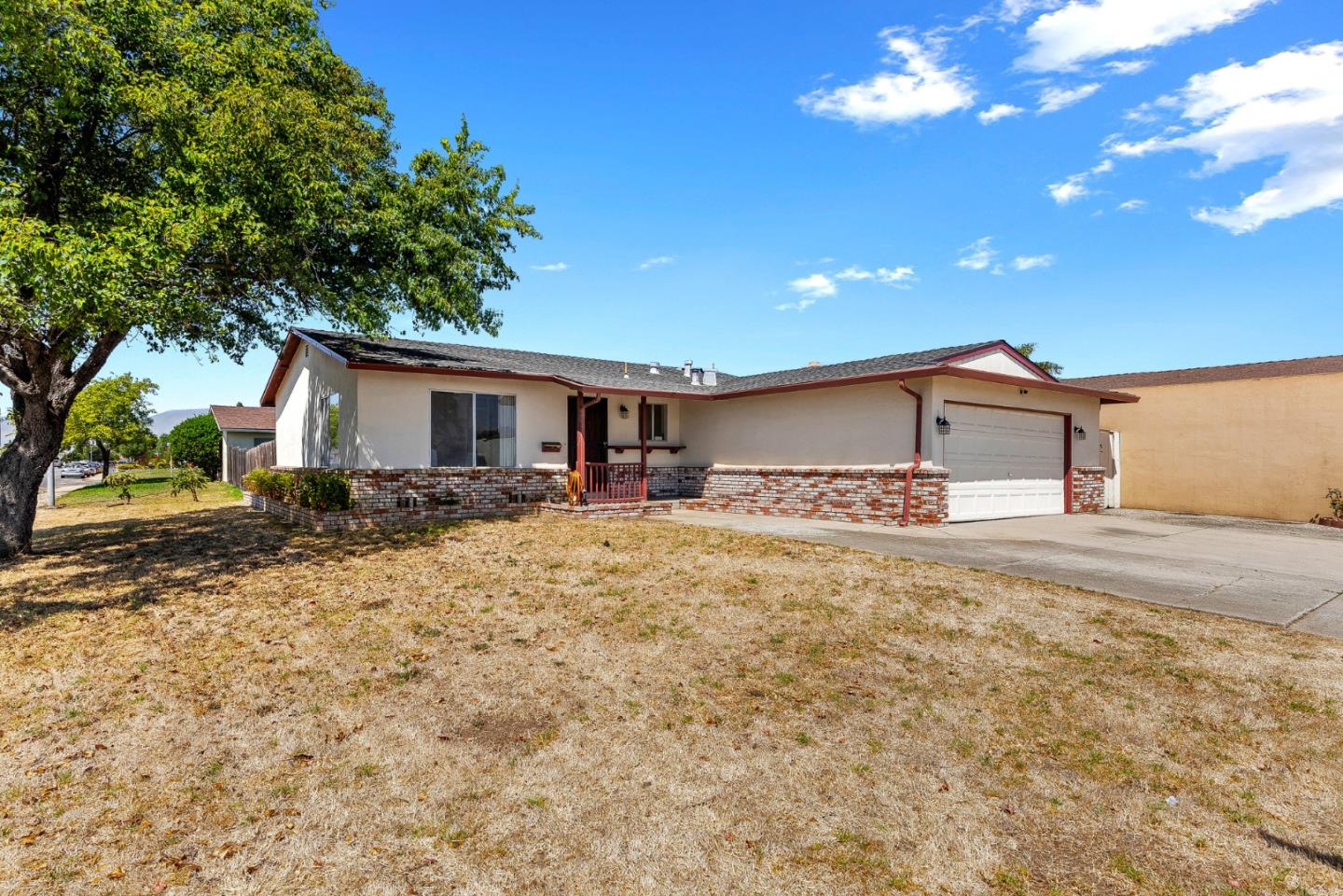 1607 Chico WAY