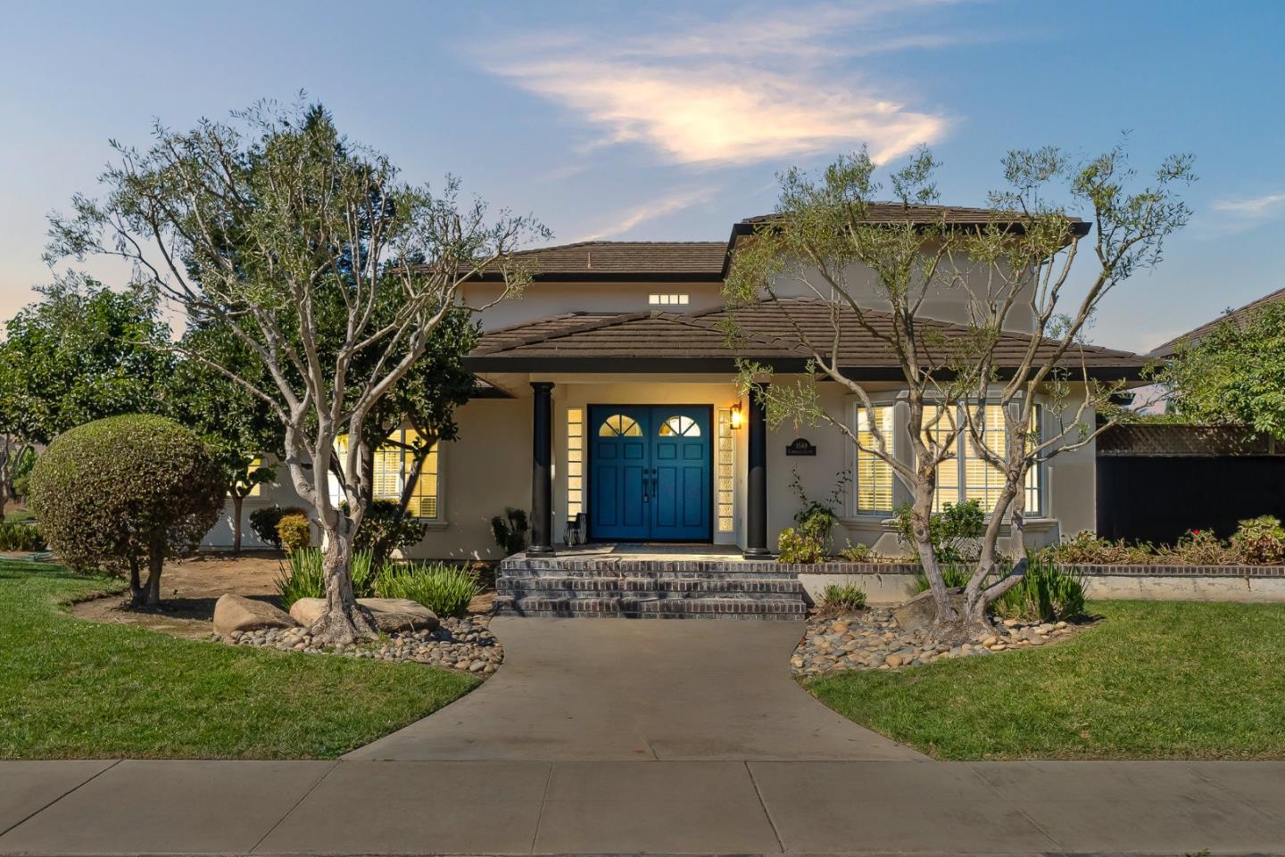 1569 Cambridge CT