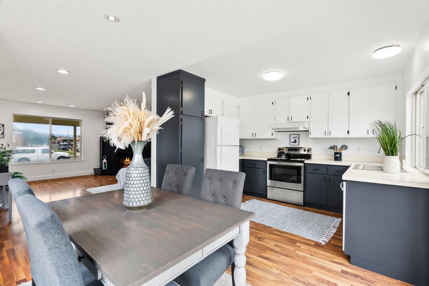 703 Sherman CIR