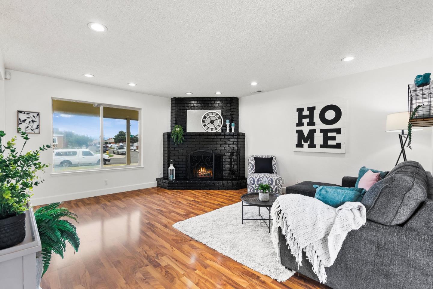 703 Sherman CIR