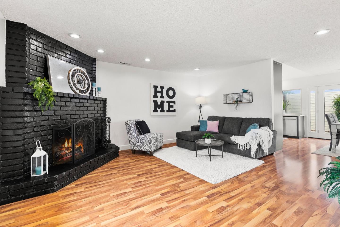 703 Sherman CIR