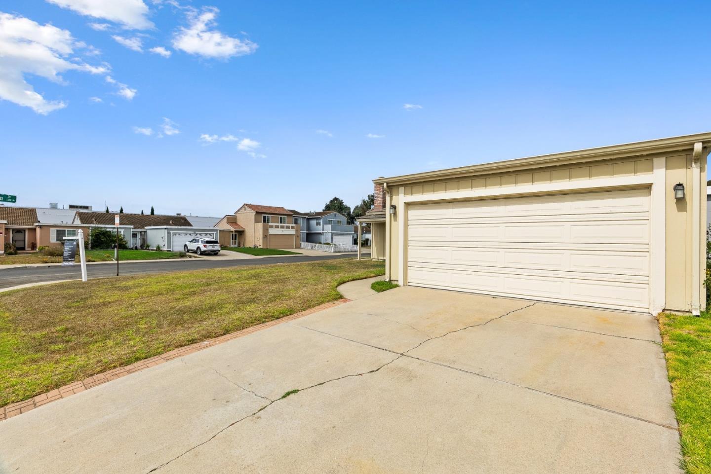 703 Sherman CIR