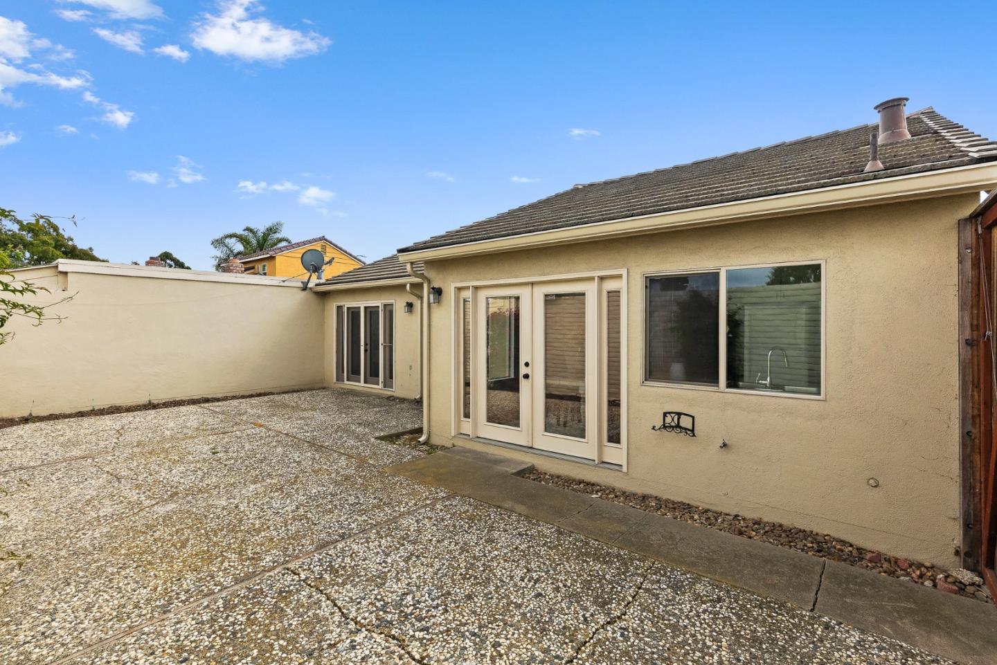 703 Sherman CIR