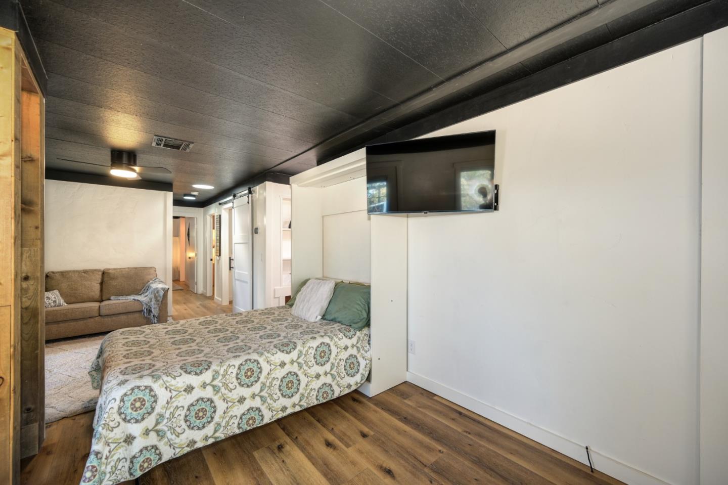 2000 Camanche RD 233