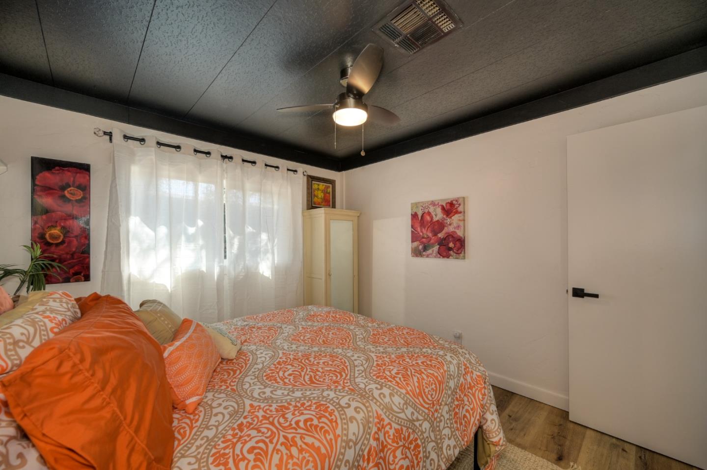 2000 Camanche RD 233