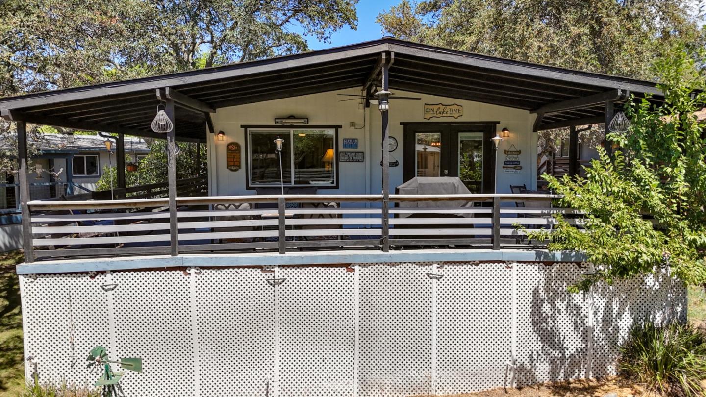 2000 Camanche RD 233