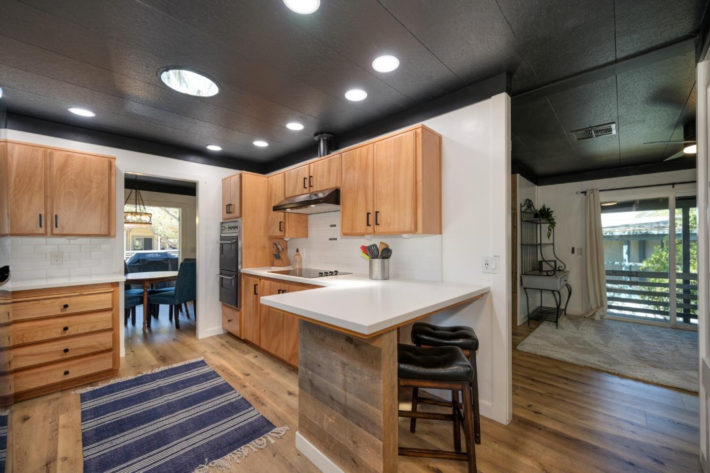 2000 Camanche RD 233