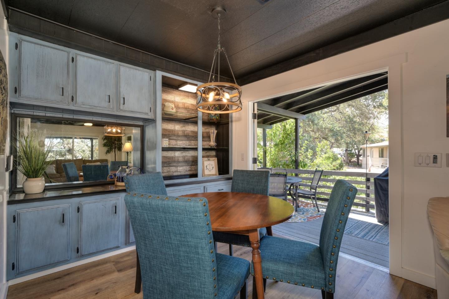 2000 Camanche RD 233