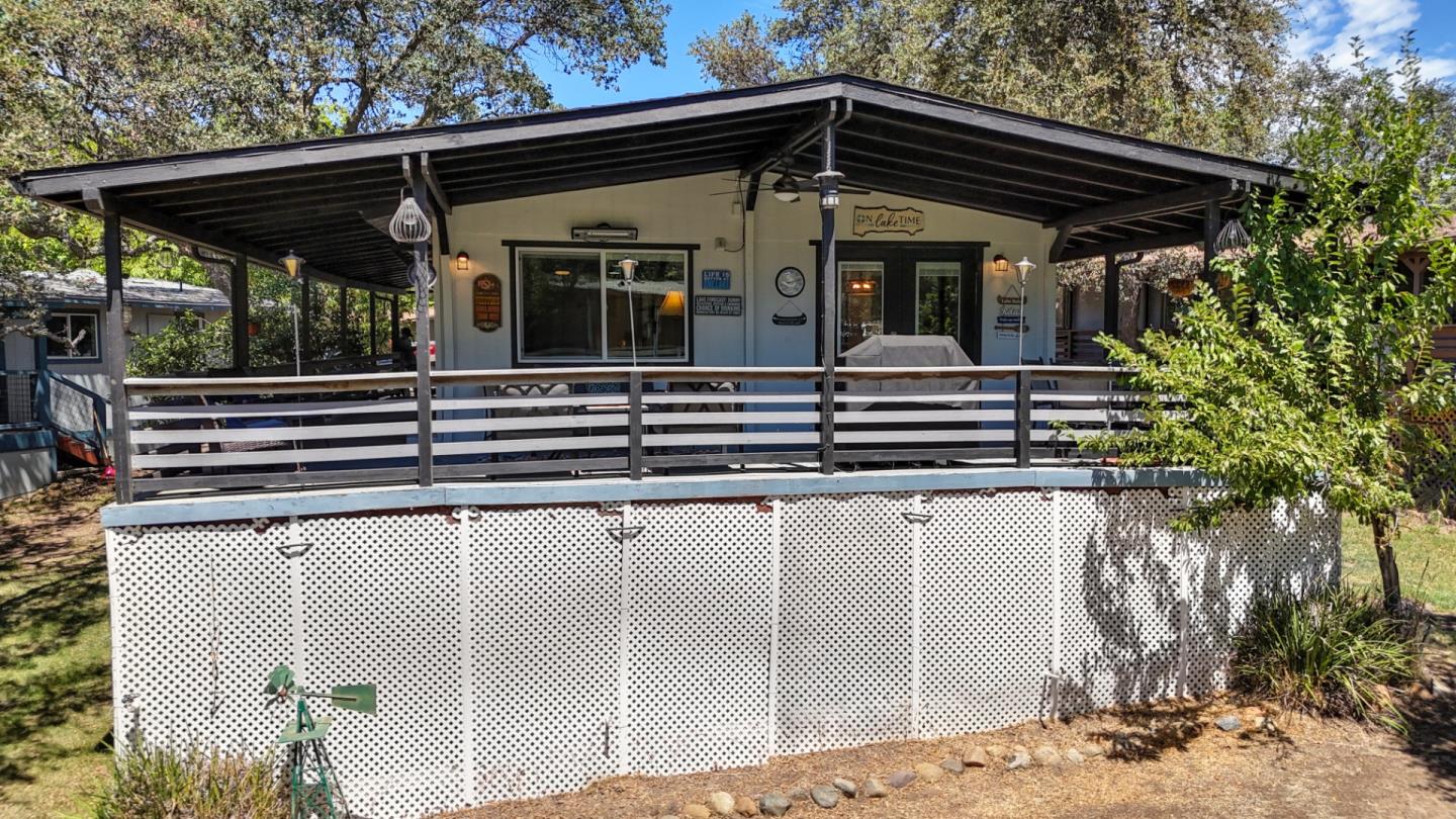 2000 Camanche RD 233