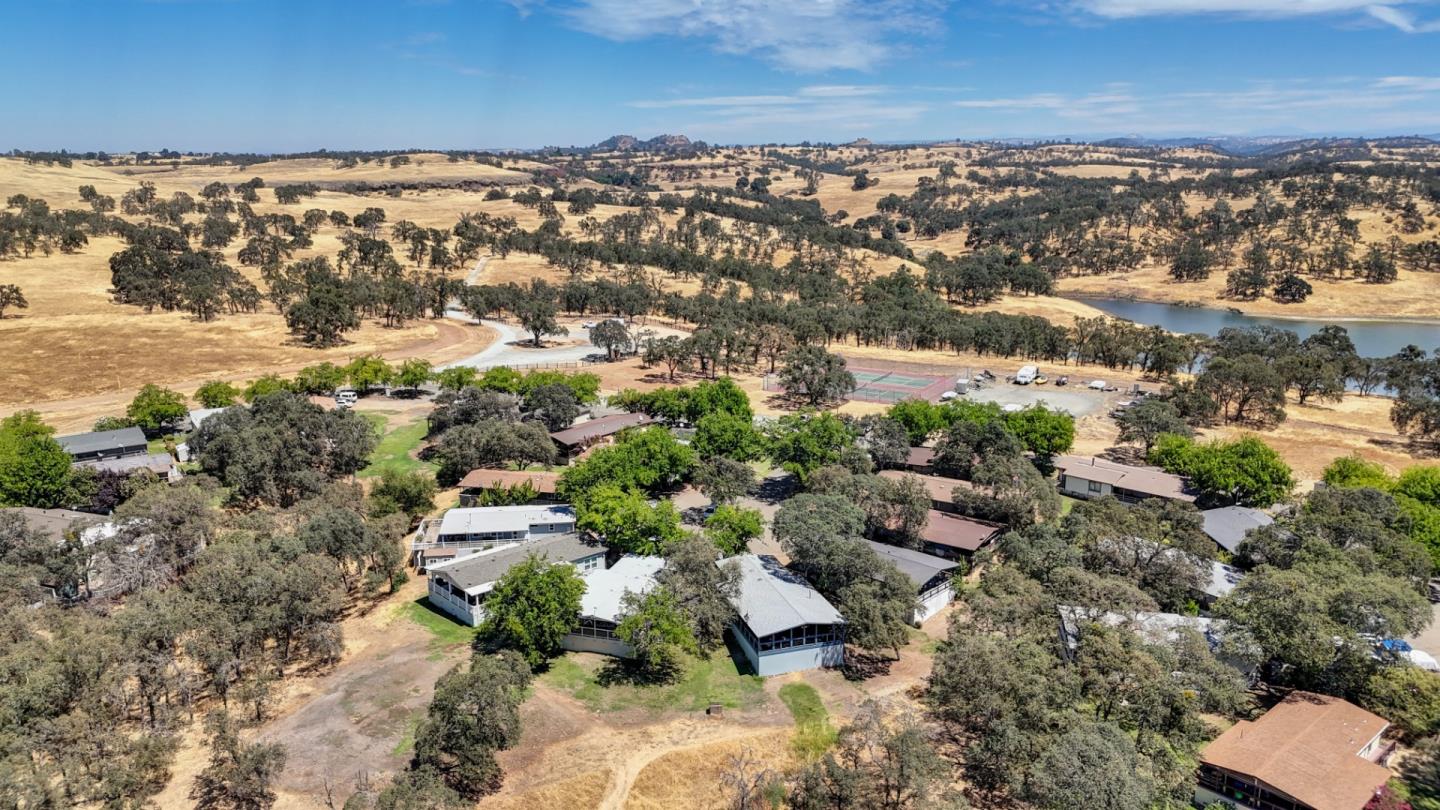 2000 Camanche RD 233