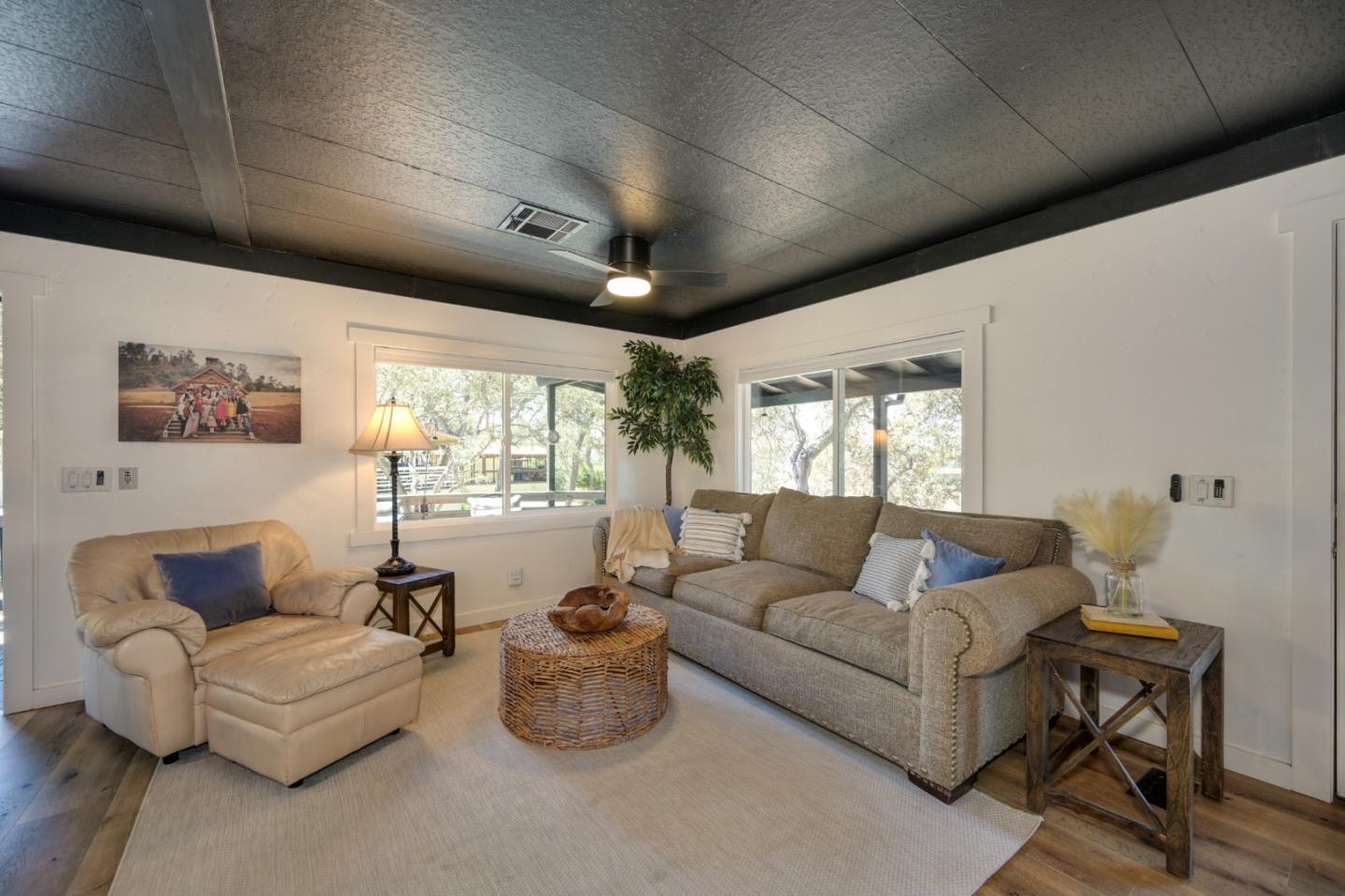 2000 Camanche RD 233