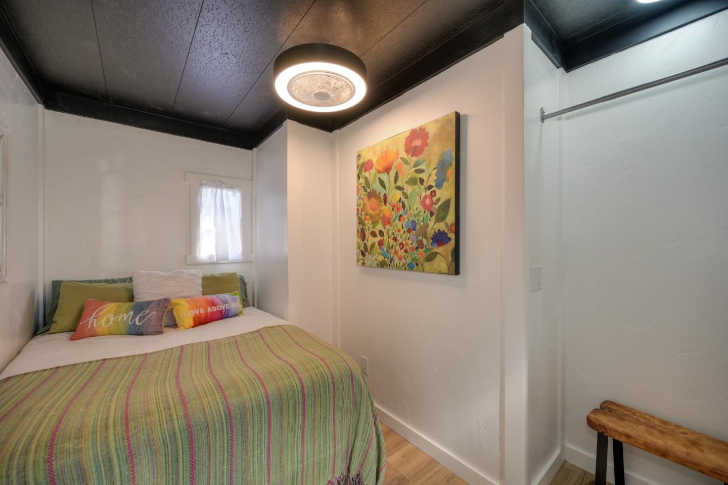 2000 Camanche RD 233