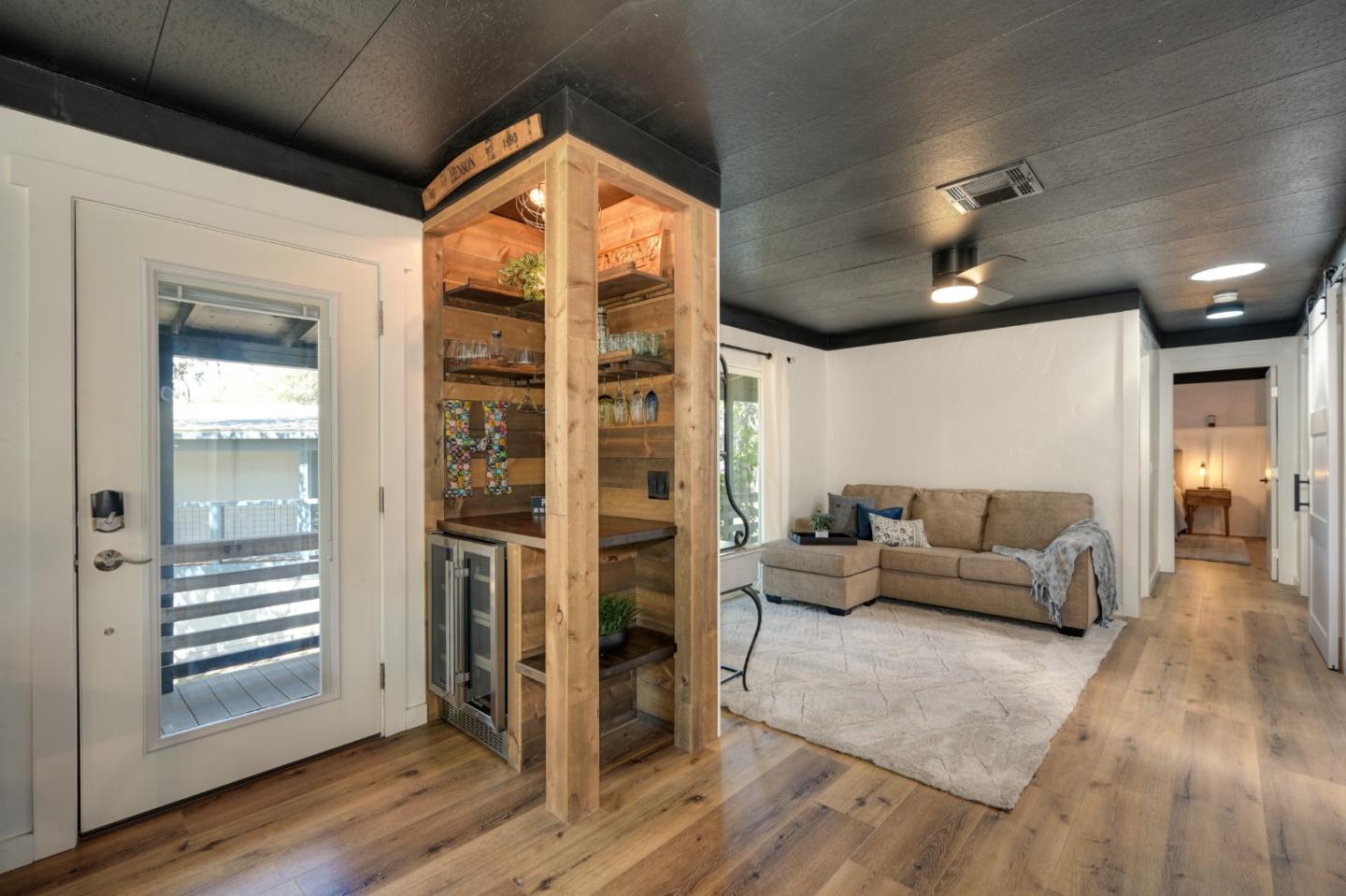 2000 Camanche RD 233