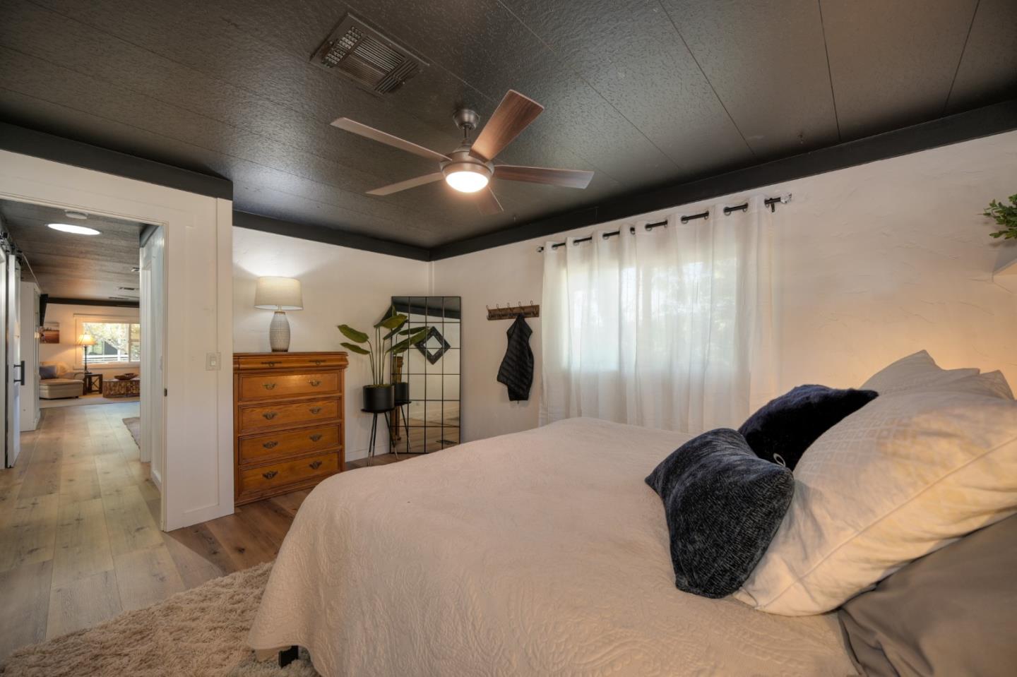 2000 Camanche RD 233