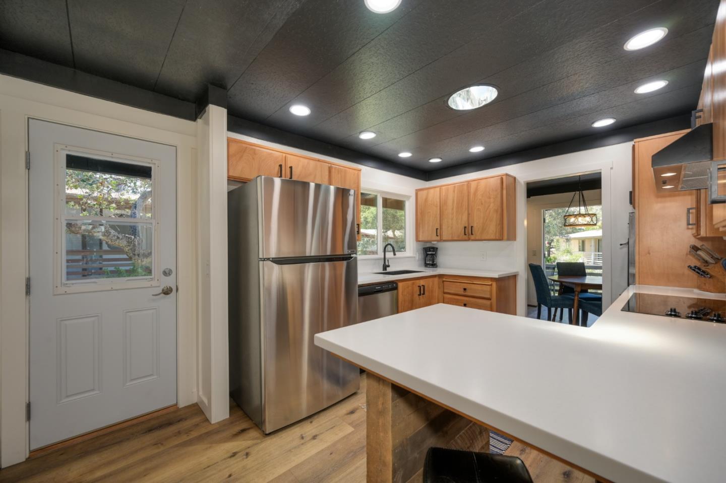 2000 Camanche RD 233