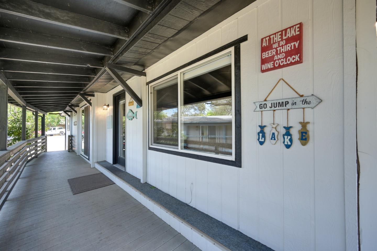 2000 Camanche RD 233