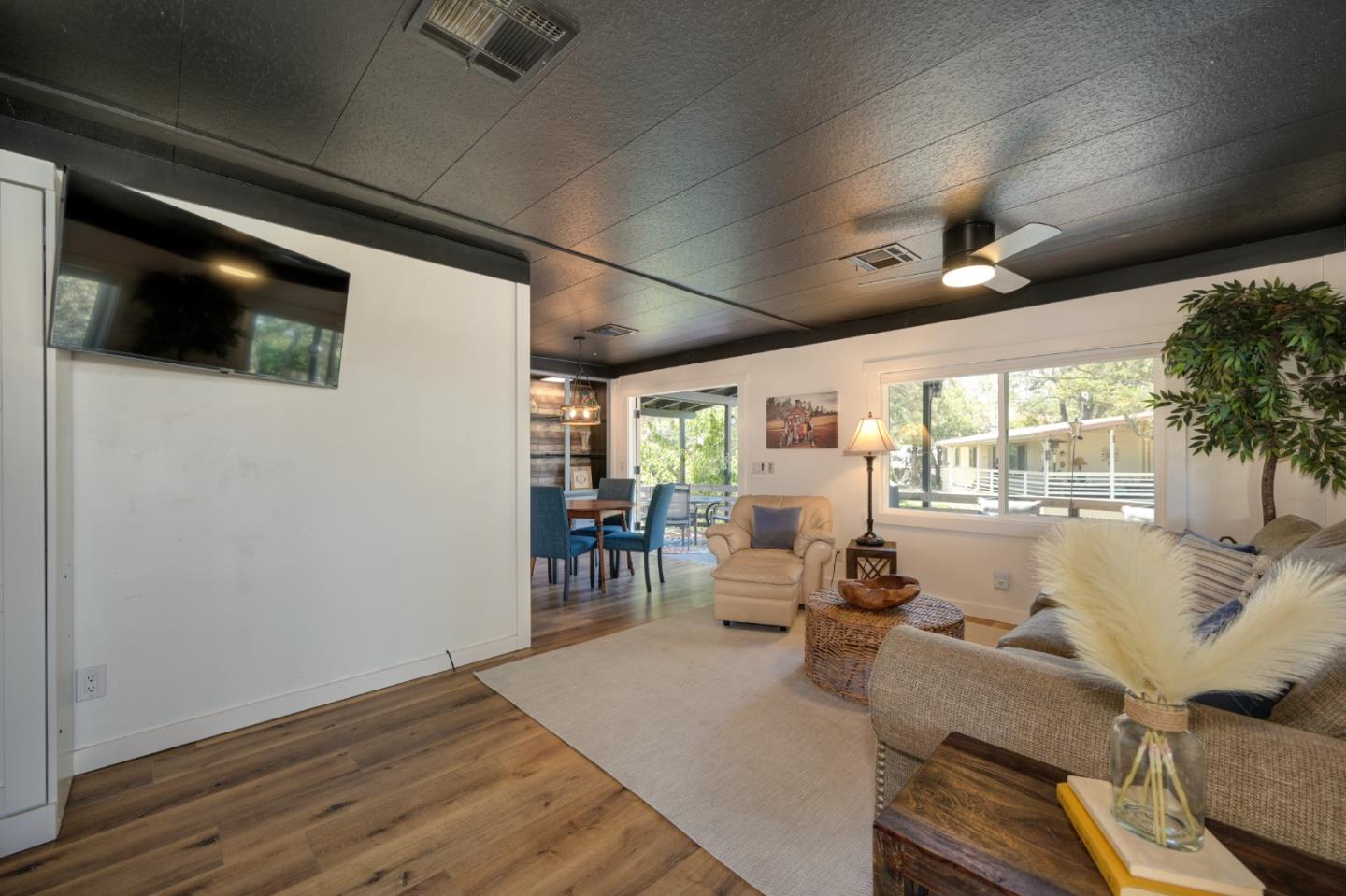 2000 Camanche RD 233