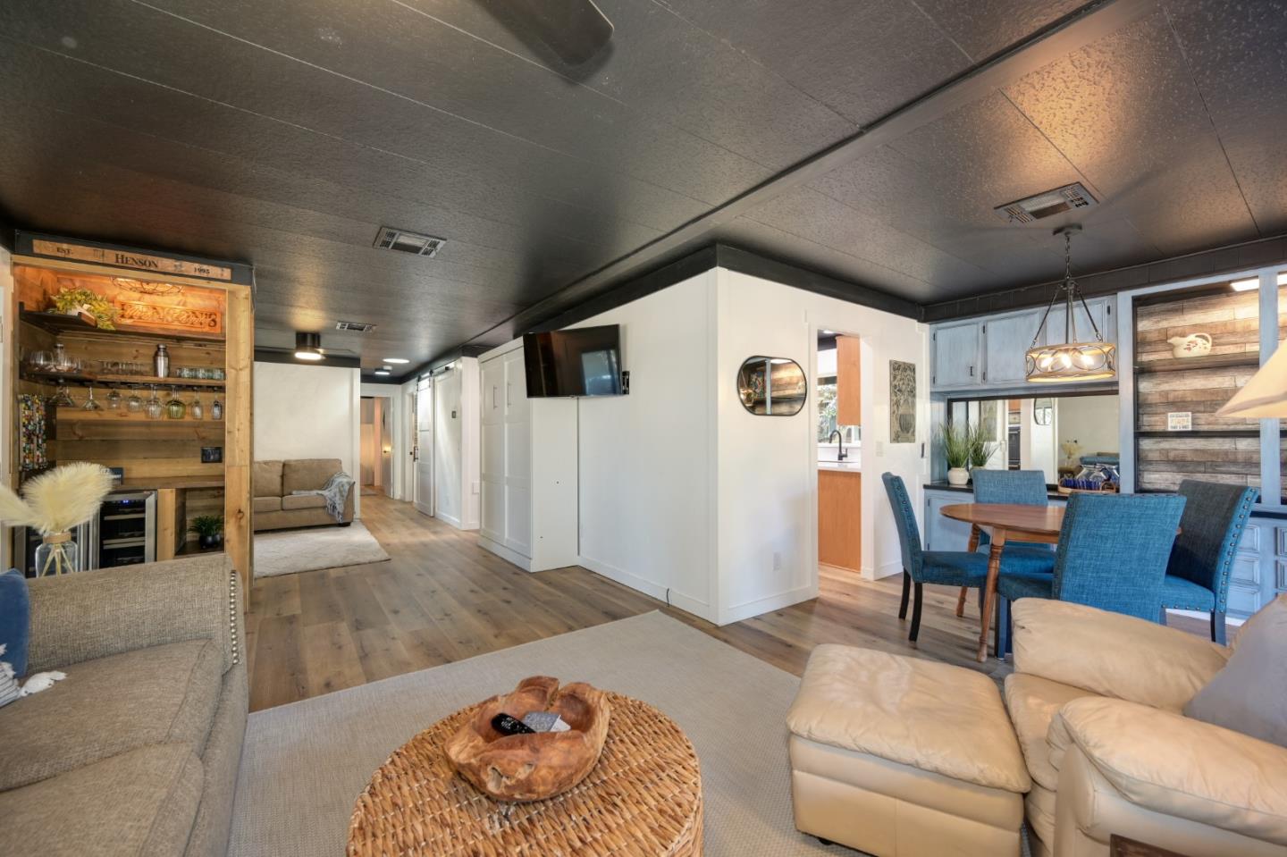 2000 Camanche RD 233