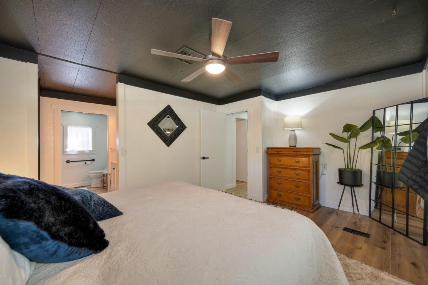 2000 Camanche RD 233