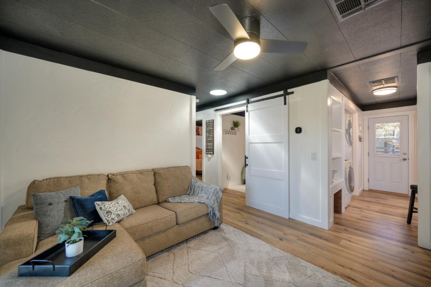 2000 Camanche RD 233