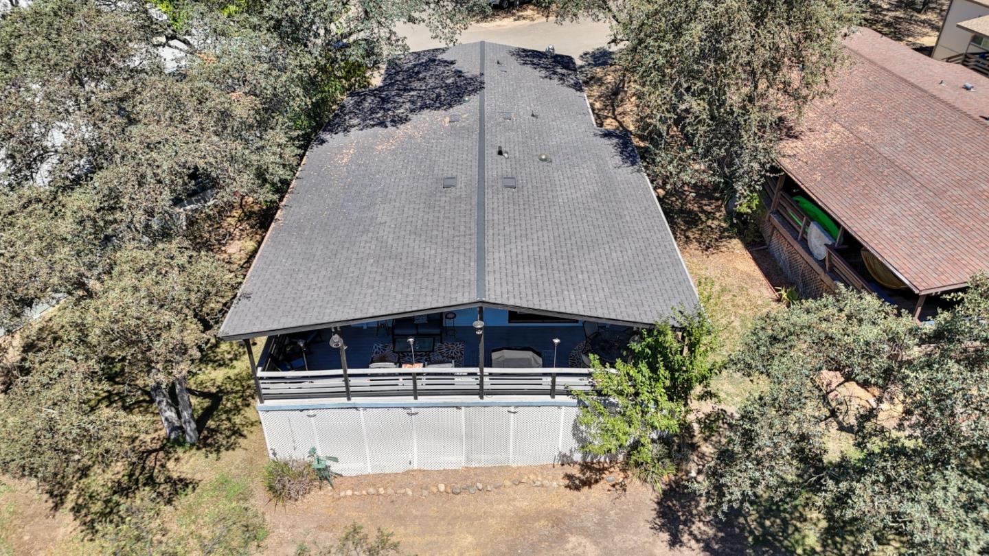 2000 Camanche RD 233