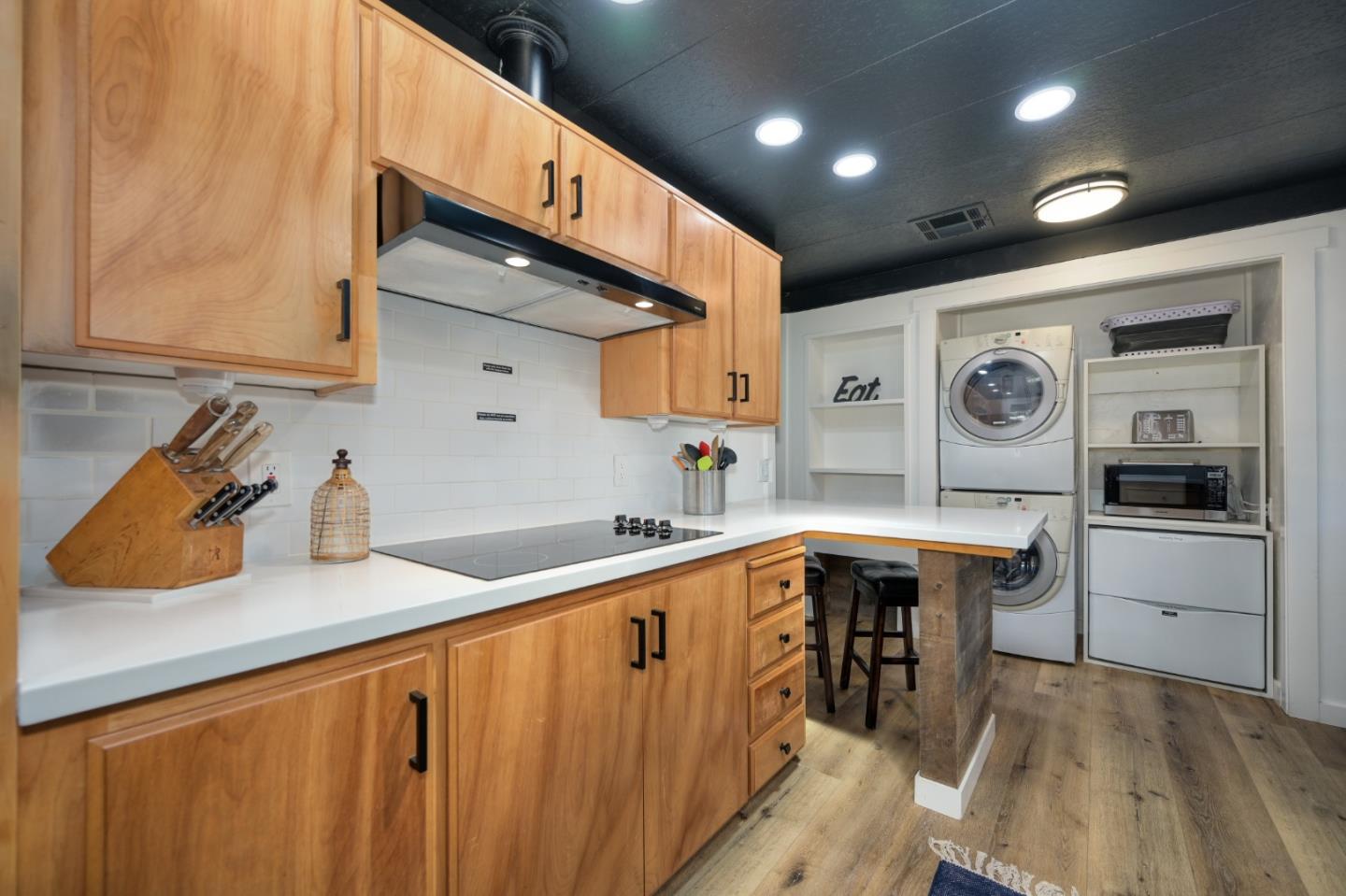 2000 Camanche RD 233