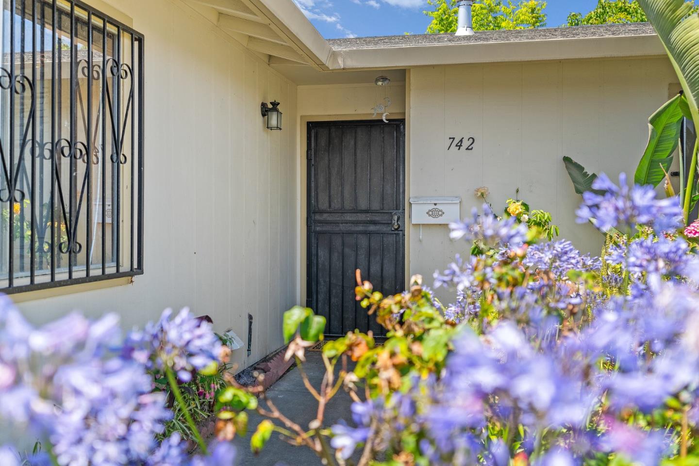 742 Pino Way