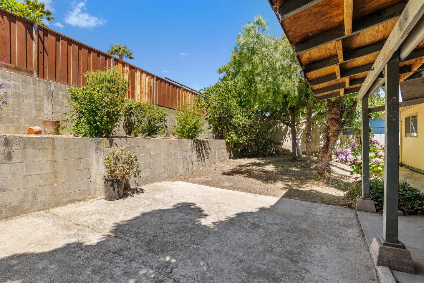 742 Pino Way