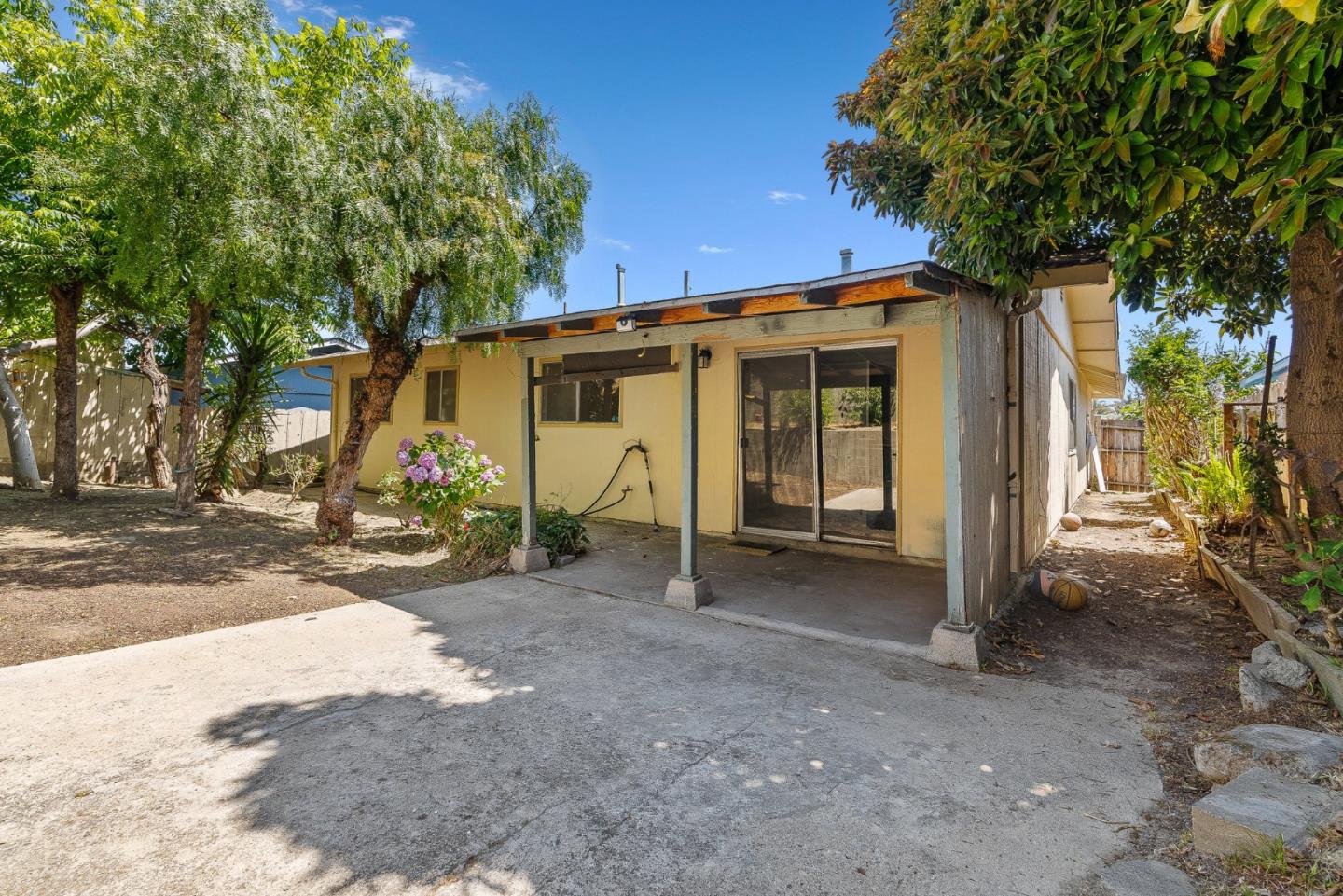 742 Pino Way