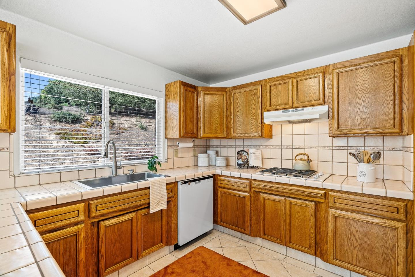 6595 Frankie Lane