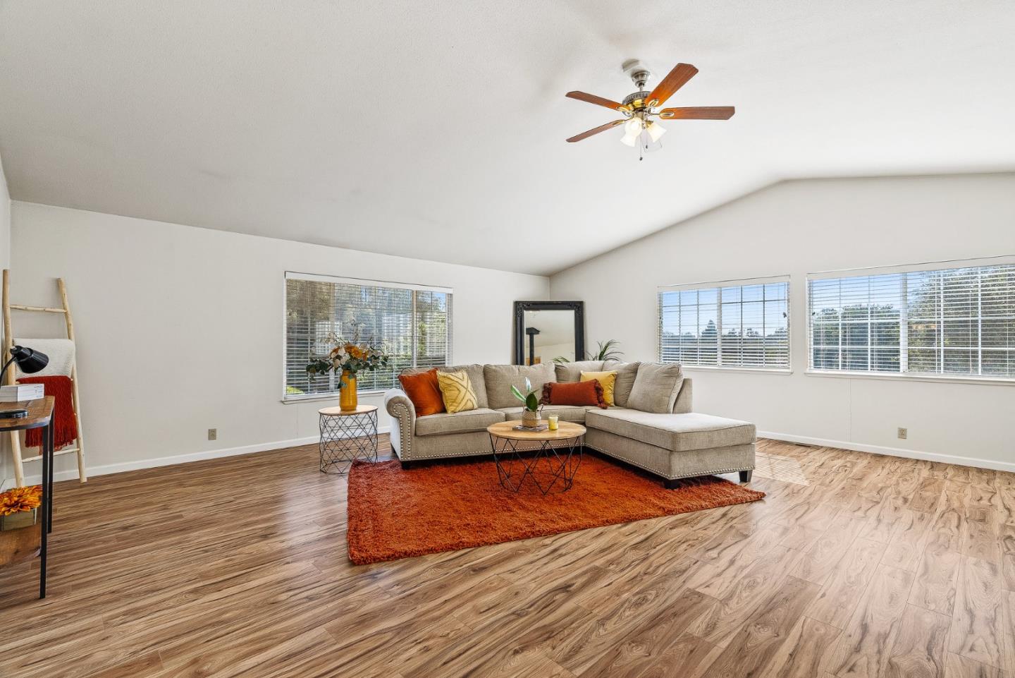 6595 Frankie Lane