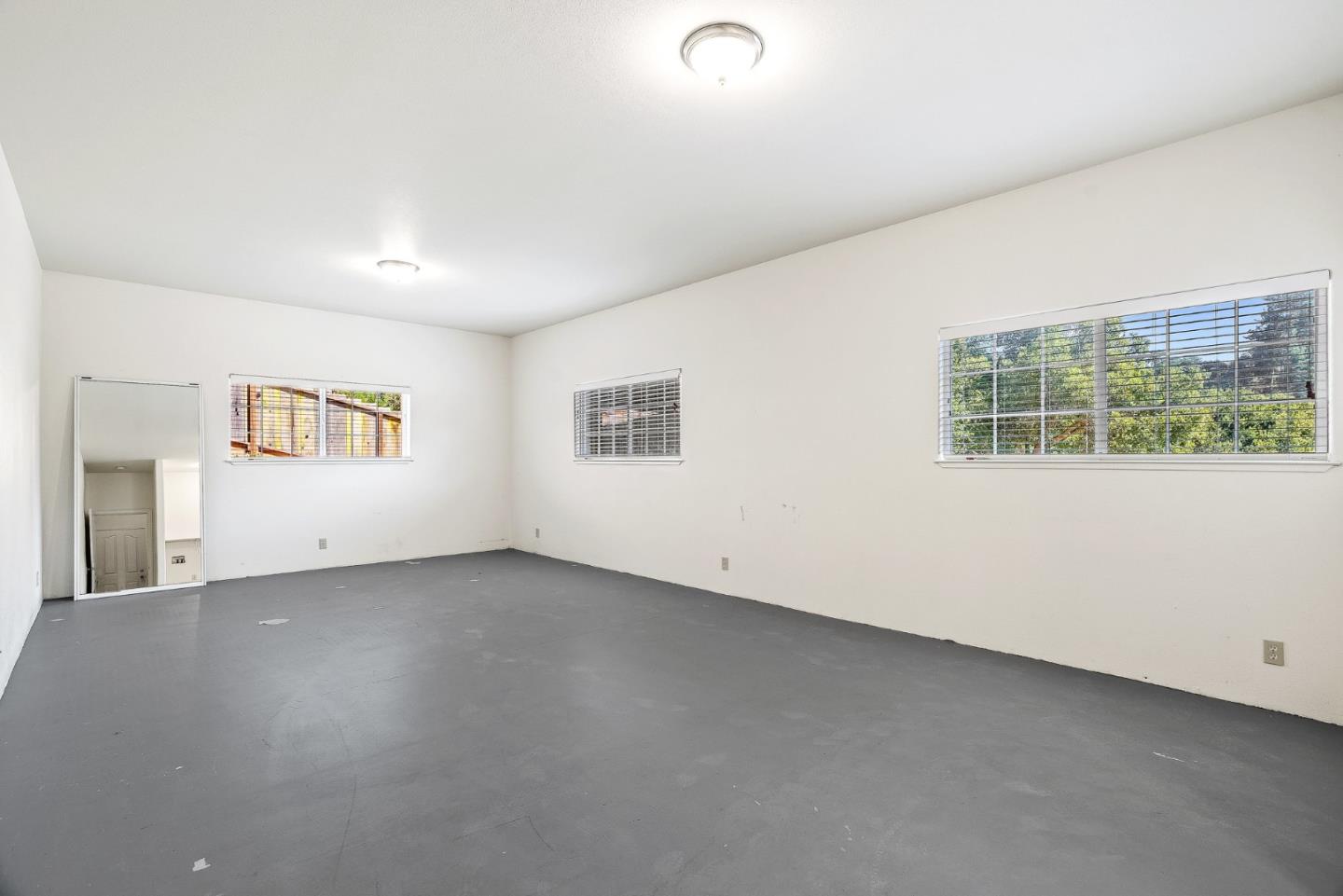 6595 Frankie Lane