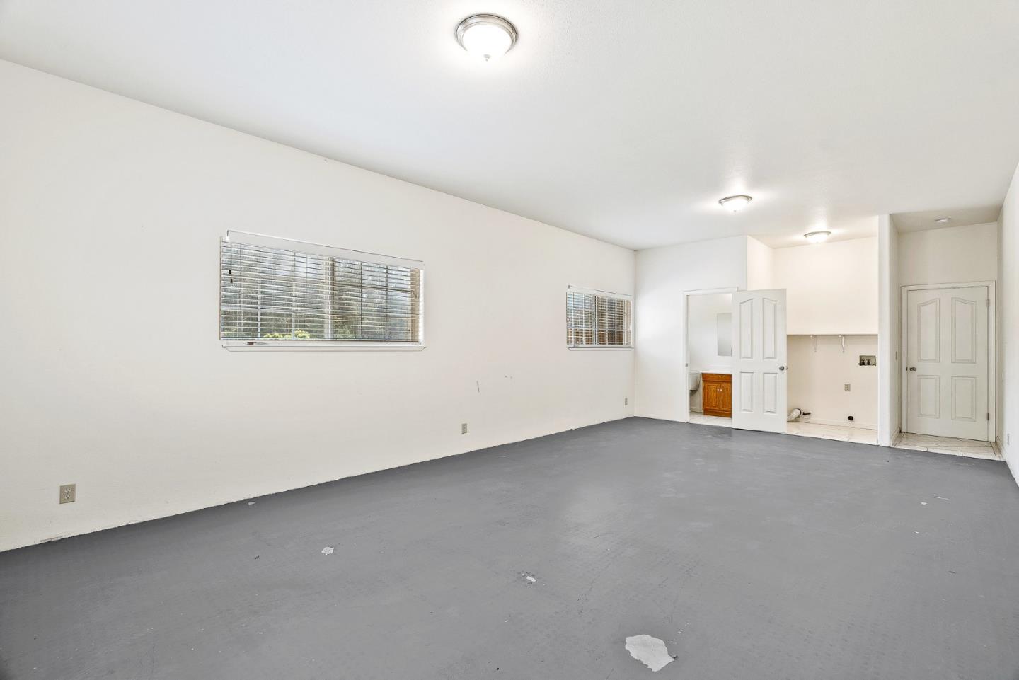 6595 Frankie Lane