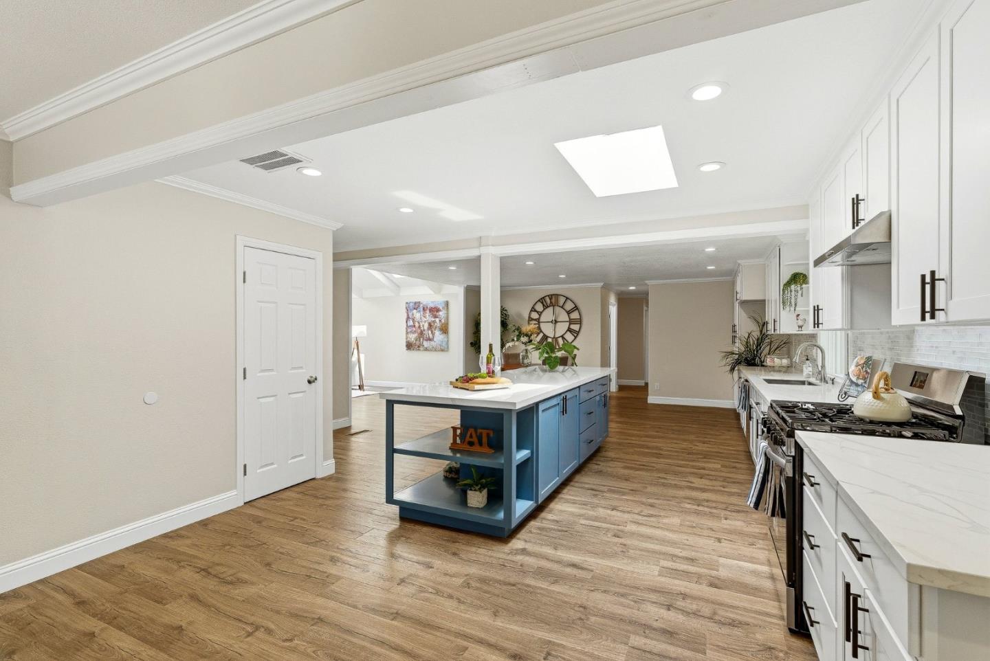 31 La Mirada Court