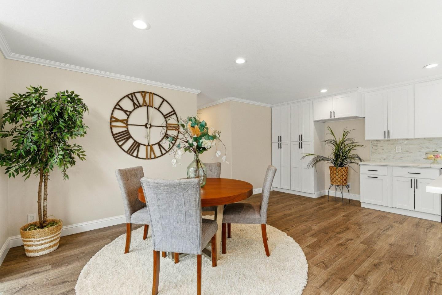 31 La Mirada Court