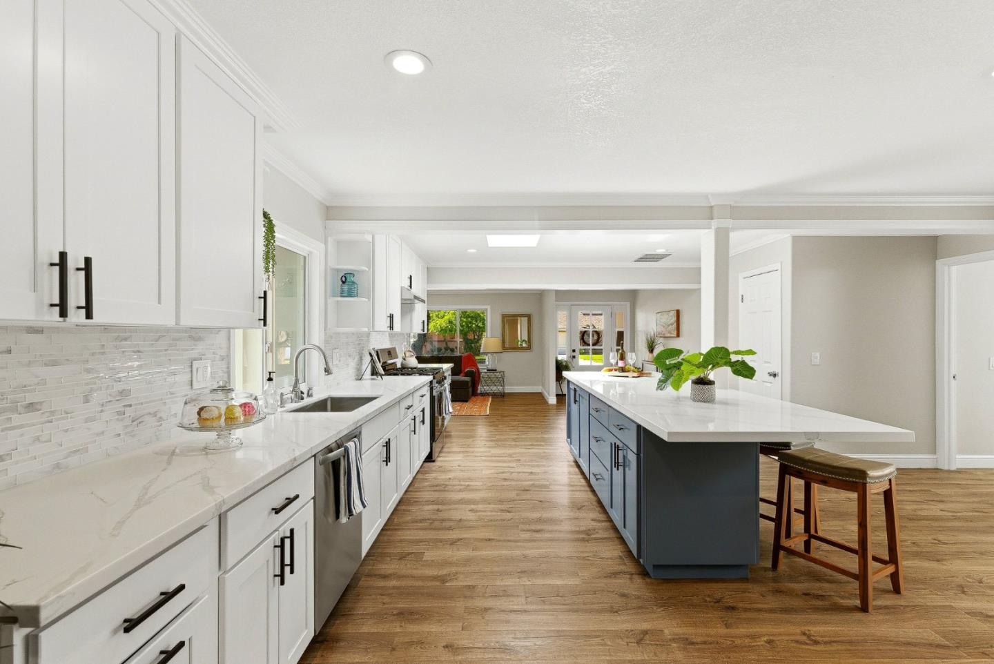31 La Mirada Court