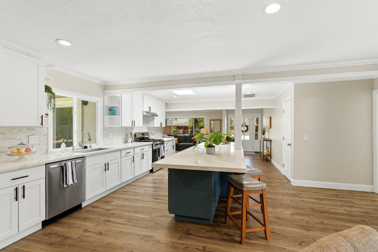 31 La Mirada Court